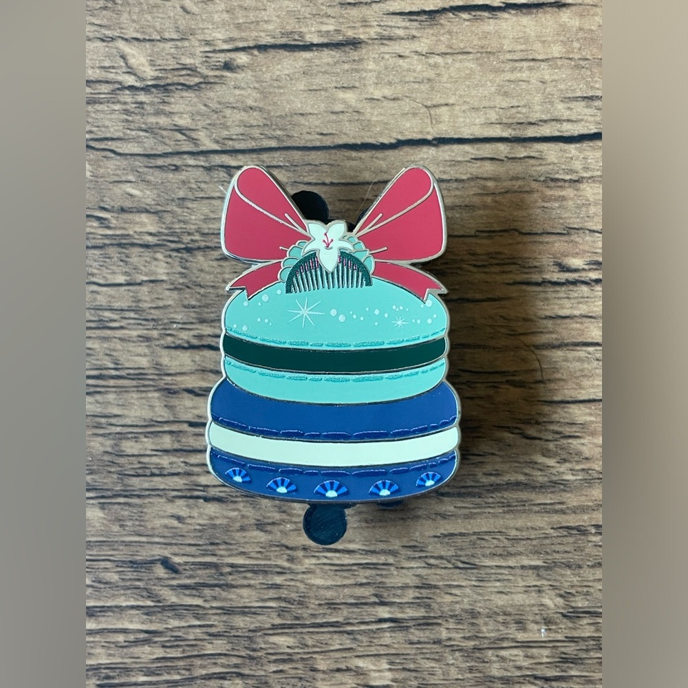 Princess pastries mulan pin